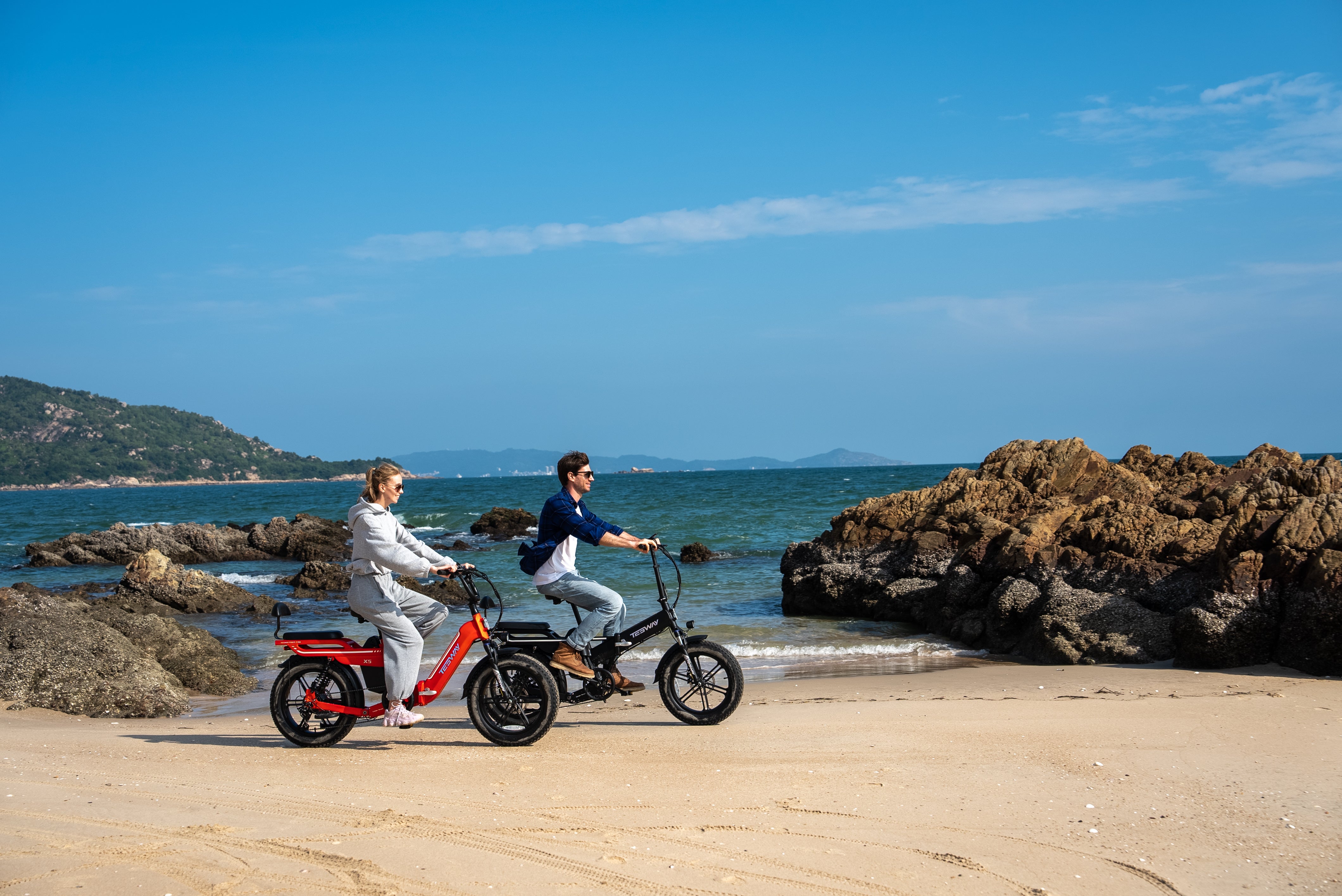 Ride a TESWAY and experience the natural scenery with your partner!
