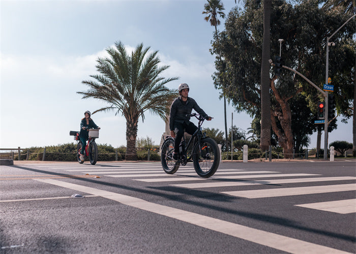 TESWAY drives smoothly on the asphalt road